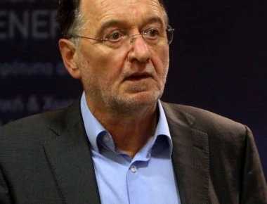 Λαφαζάνης: «Η κυβέρνηση είναι διασωληνωμένη και κλινικά νεκρή»